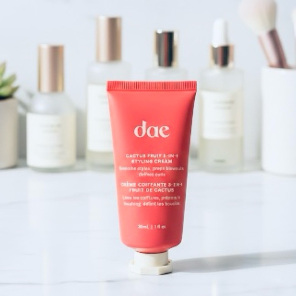 NEW Dae Cactus Fruit 3-in-1 Styling Cream for flyaways slick backs & ponytails